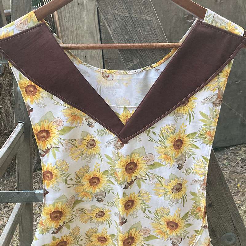 sunflower 20s apron-collar detail-square